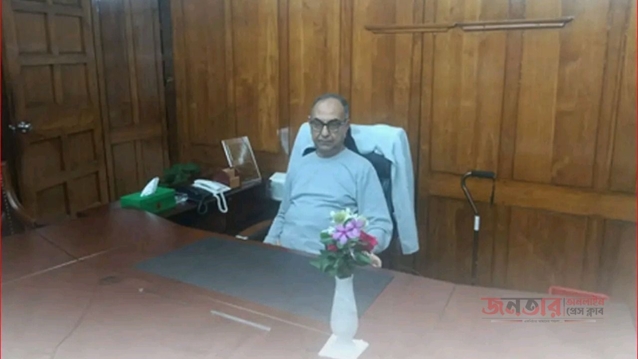 নিজ দপ্তরে প্রথম মির্জা আব্বাস