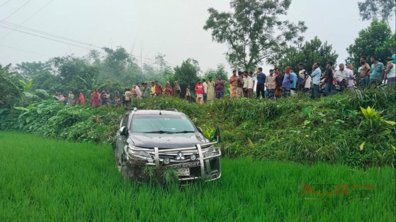 সরকারি সফরে যাওয়ার পথে বগুড়ায় দুর্ঘটনার কবলে জনপ্রশাসন প্রতিমন্ত্রী