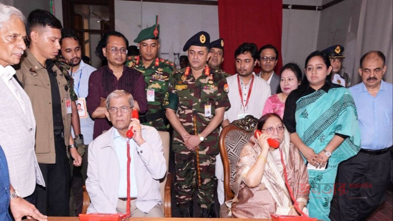 জুলাই গণঅভ্যুত্থান স্মৃতি জাদুঘর পরিদর্শন করলেন রাষ্ট্রপতি