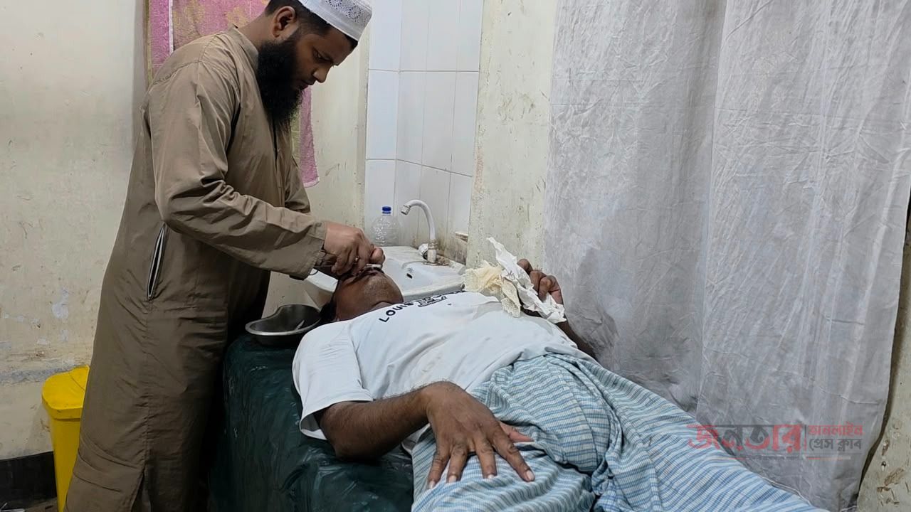নারায়ণগঞ্জের রূপগঞ্জে হোটেল মালিককে কুপিয়ে জখম 