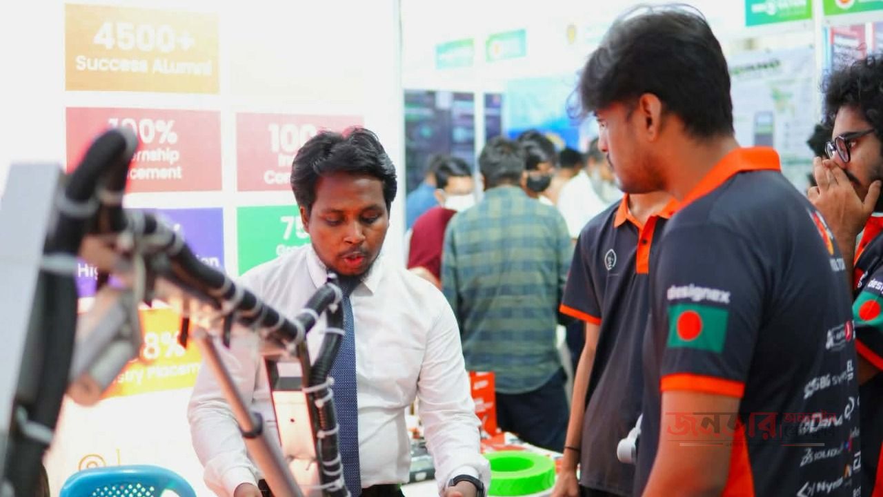 দুর্যোগ মোকাবিলায় নতুন রোবট আবিস্কার করলো  ড্যাফোডিল পলিটেকনিক 