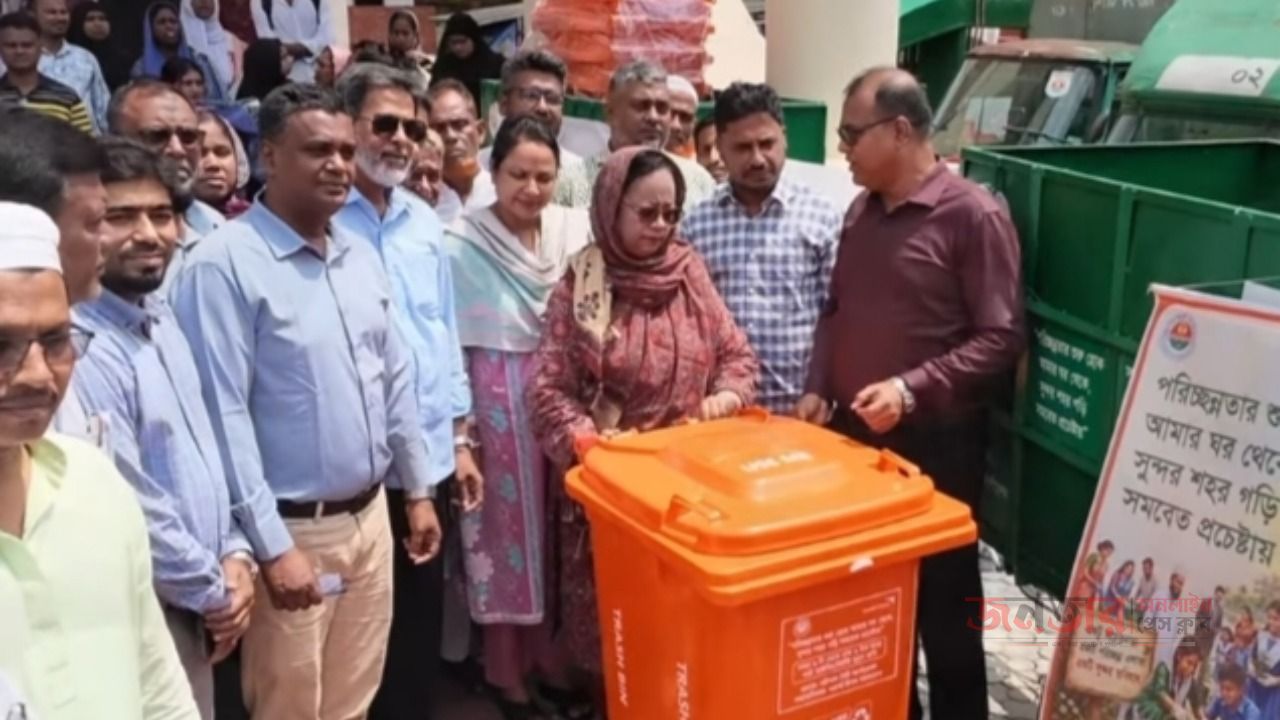 বরিশাল সিটি প্রসাশকের উপহার