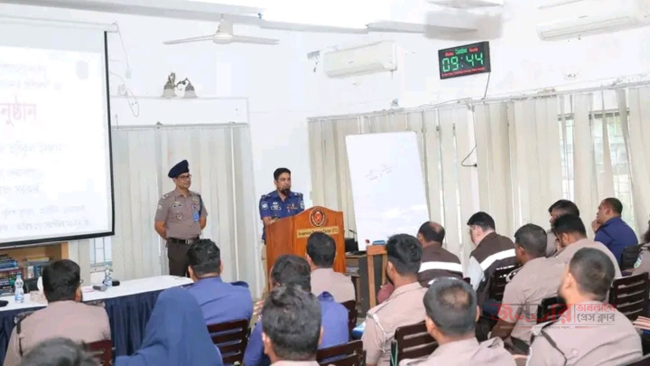 নির্বাচনী দায়িত্ব সুষ্ঠুভাবে সম্পাদনের লক্ষ্যে পুলিশের দক্ষতা ও সক্ষমতা বৃদ্ধি সংক্রান্ত প্রশিক্ষণ কোর্সের সমাপণী অনুষ্ঠান অনুষ্ঠিত।