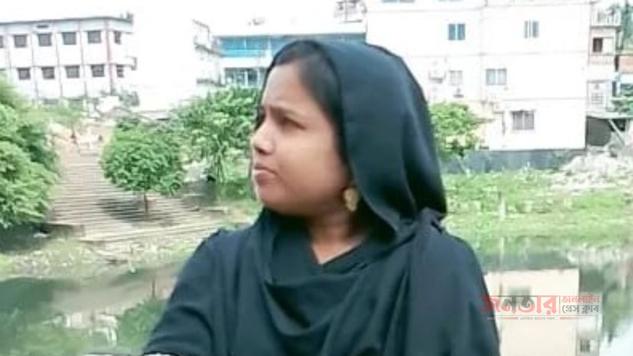 তথ্য গোপন করে চাকরি নেওয়ার অভিযোগ, নিয়োগের পর স্বামীকে তালাক জেসমিনের
