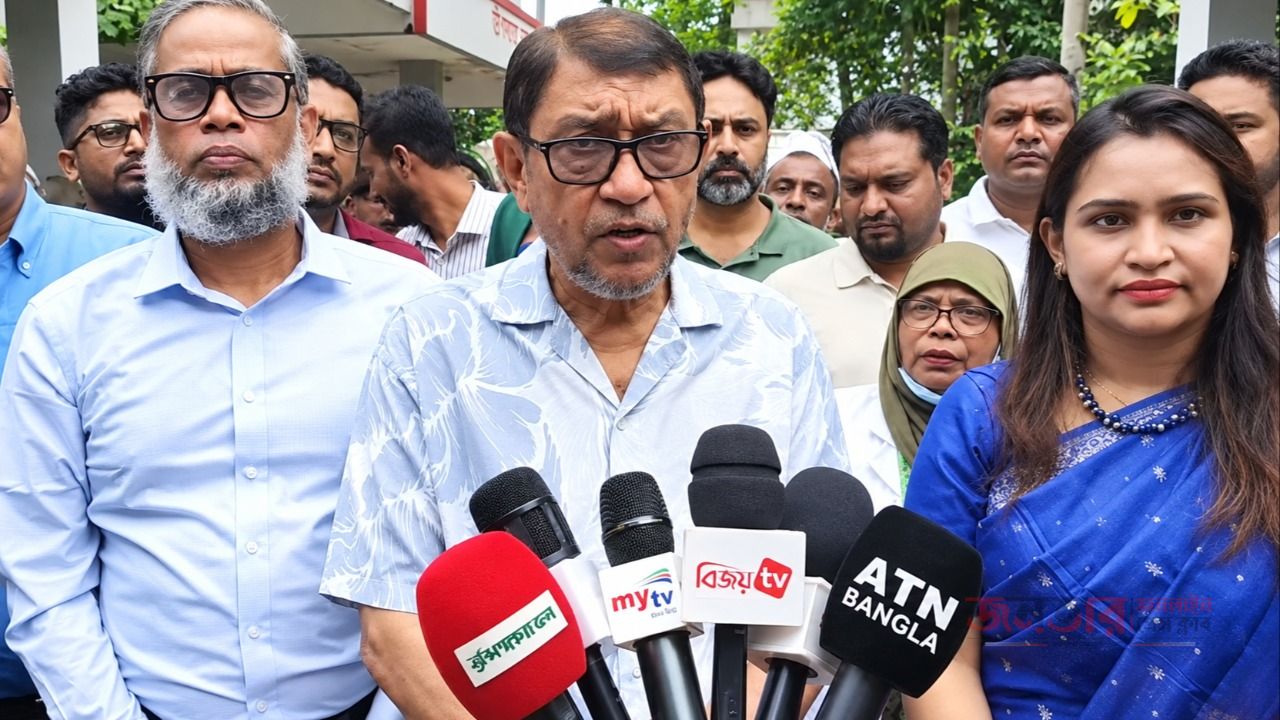সরকারি হাসপাতালের সামনে নতুন ক্লিনিকের অনুমোদন নয়: স্বাস্থ্যমন্ত্রী
