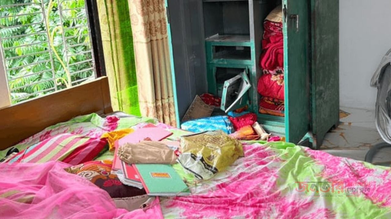 রূপগঞ্জে জমি ব্যবসায়ীর বাড়িতে দুর্ধর্ষ ডাকাতি, লুট ৪০ লাখ টাকার মালামাল