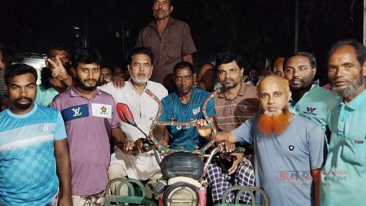 চুরি যাওয়া মিশুক উদ্ধার কিন্তু মিশুক ফিরে পেতে নুরুকে গুণতে হল ৬৫ হাজার টাকা 