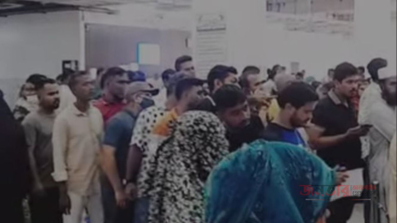 চট্টগ্রাম মা ও শিশু হাসপাতালে রোগীর চাপ তীব্র 
