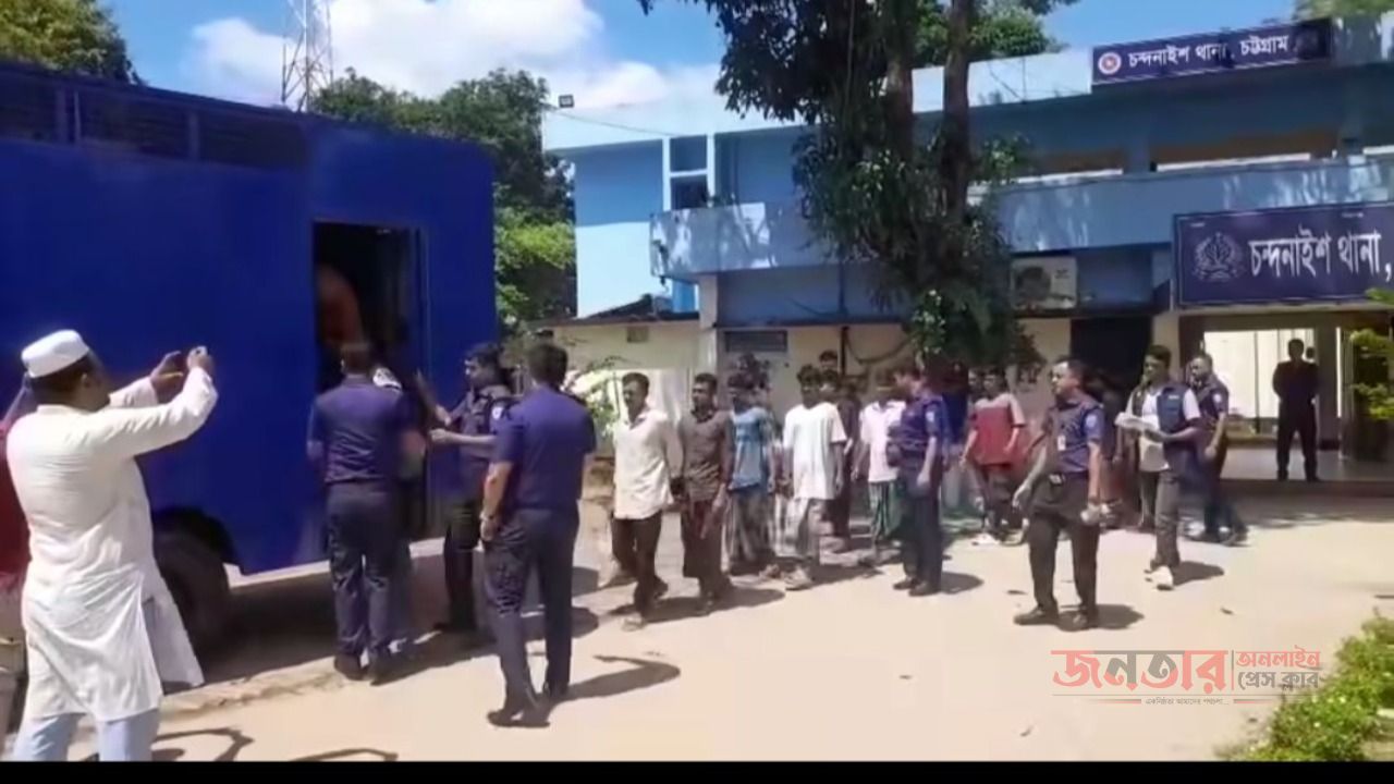 চন্দনাইশে পুলিশের বিশেষ অভিযান: ১৪ জন আটক